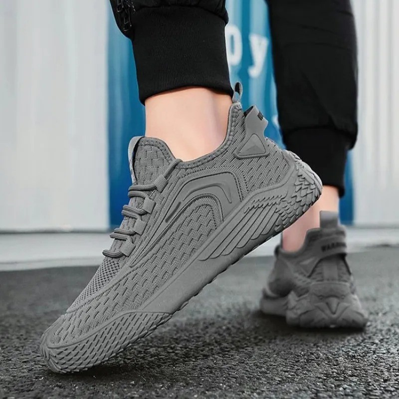 Breathable Flying Mesh Sports Shoes